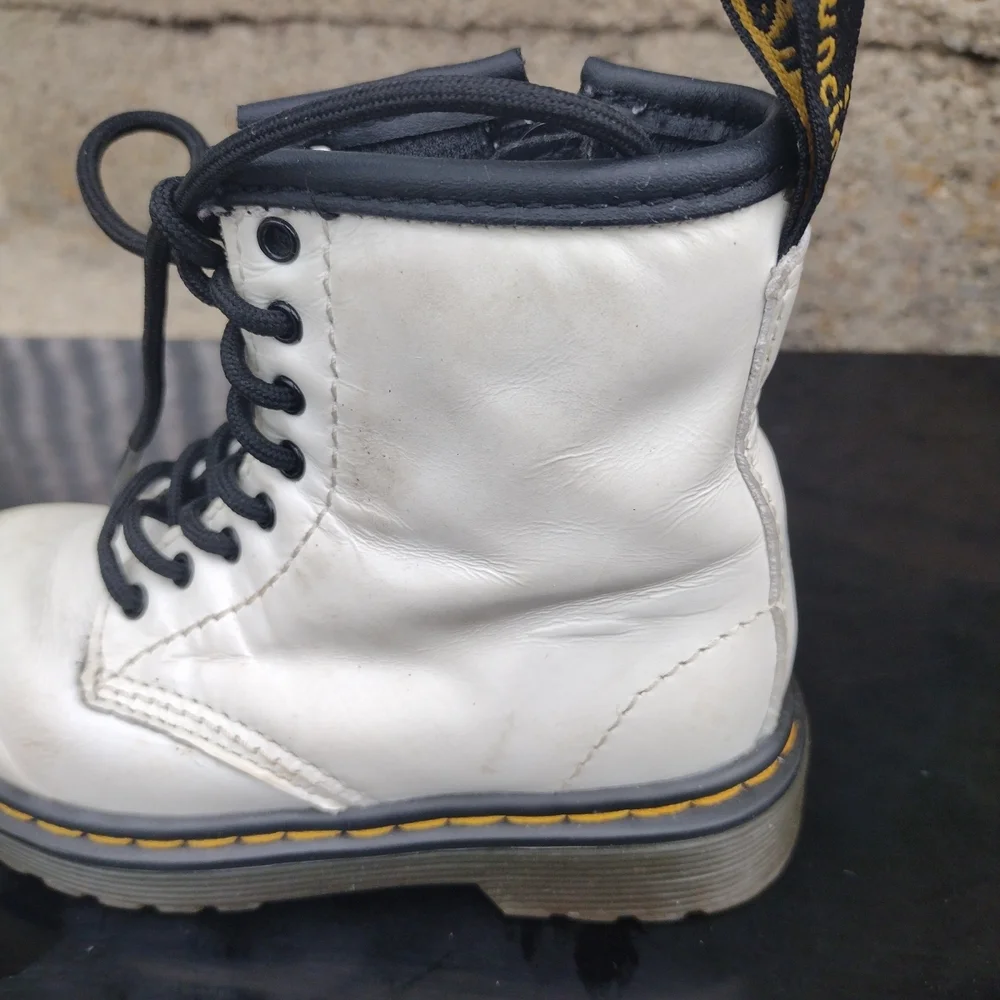 DOC DR. MARTENS Kids Boots US Size 7 EU 23 White Zip/Laces 1460T. Very Good